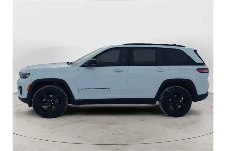 $31888 : Jeep Grand Cherokee 2023 4x4 image 2