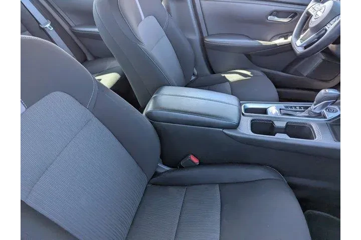 Nissan Sentra 2024 SV 4dr Se image 10