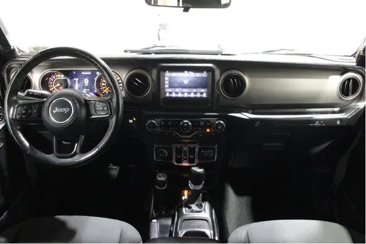 $26882 : Jeep Wrangler Unlimited 2021 image 2