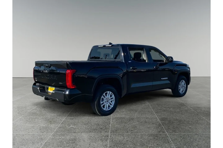 $39389 : Toyota Tundra 2023 4x4 SR5 4 image 5