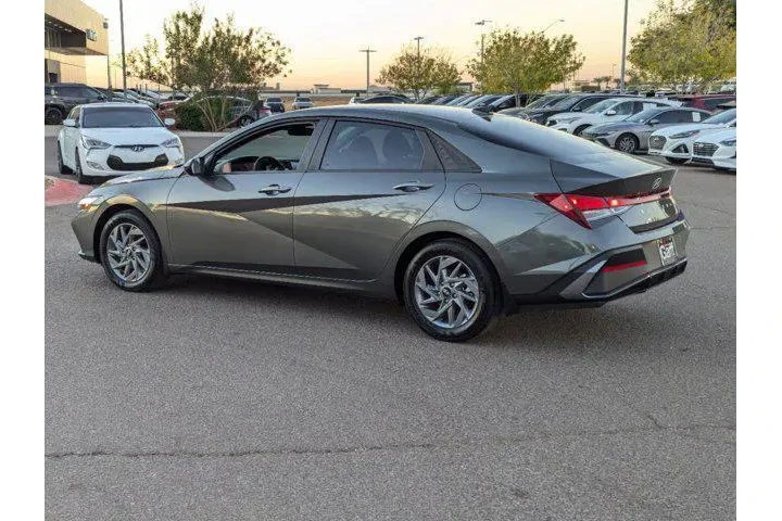 $18990 : Hyundai ELANTRA 2024 SEL 4dr image 6