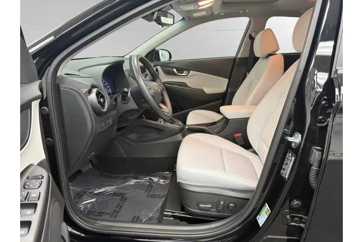 $20988 : Hyundai KONA 2023 AWD SEL 4d image 9