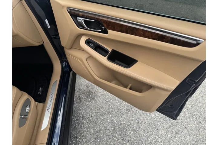 $23797 : 2015 Macan S image 5
