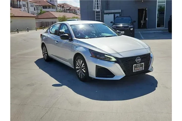 $23550 : Nissan Altima 2024 2.5 SV 4d image 6