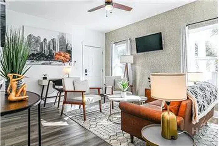 $1700 : Rental property with 2 bedro image 3