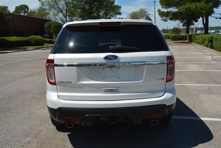 2015 Explorer Limited image 8