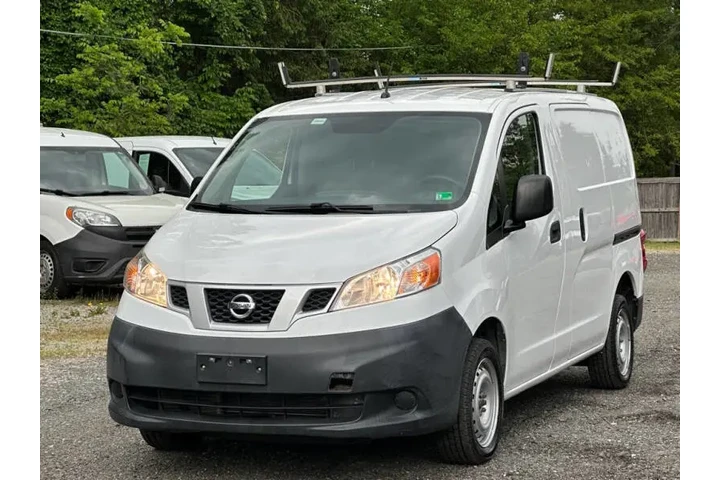 $11990 : 2018 NV200 image 4