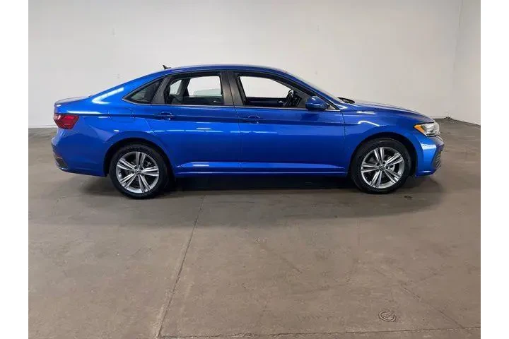 $18974 : Volkswagen Jetta 2024 SE 4dr image 2