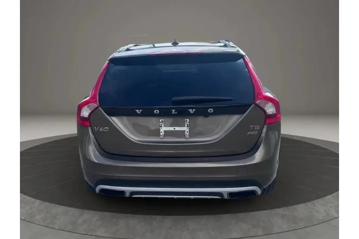 $13900 : 2016 V60 Cross Country T5 image 6