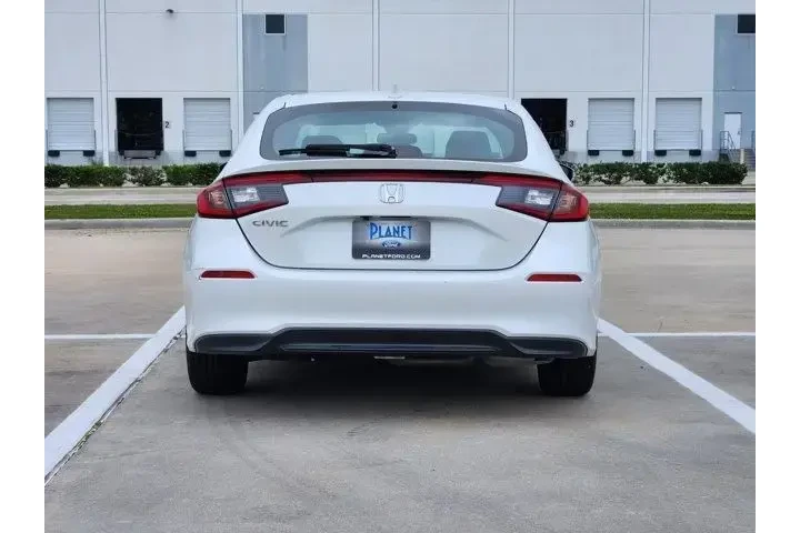 $22850 : Honda Civic 2023 LX 4dr Hatc image 6