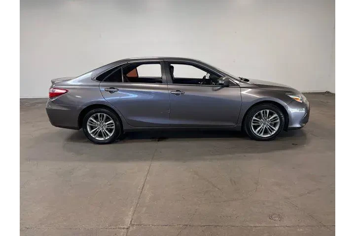 $16984 : Toyota Camry 2015 image 2
