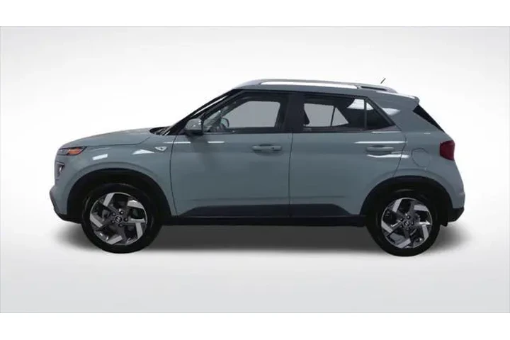 $22995 : Hyundai VENUE 2025 SEL 4dr C image 7
