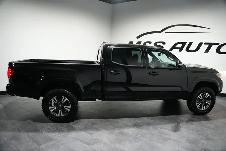 $28761 : 2017 Tacoma image 8