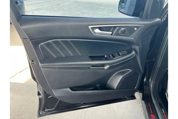 2019 Edge ST image 10