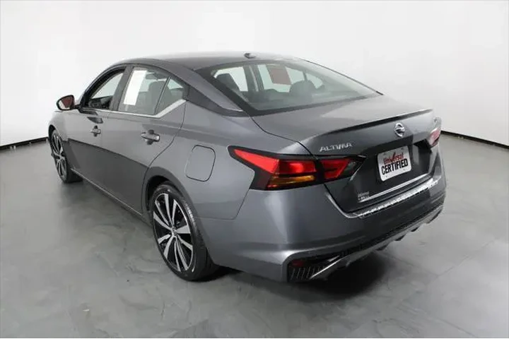 $16713 : Nissan Altima 2022 2.5 SR 4d image 4