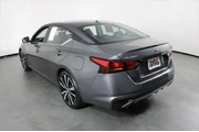$16713 : Nissan Altima 2022 2.5 SR 4d thumbnail