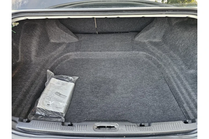 $4200 : 2005 Mercury Montego image 8