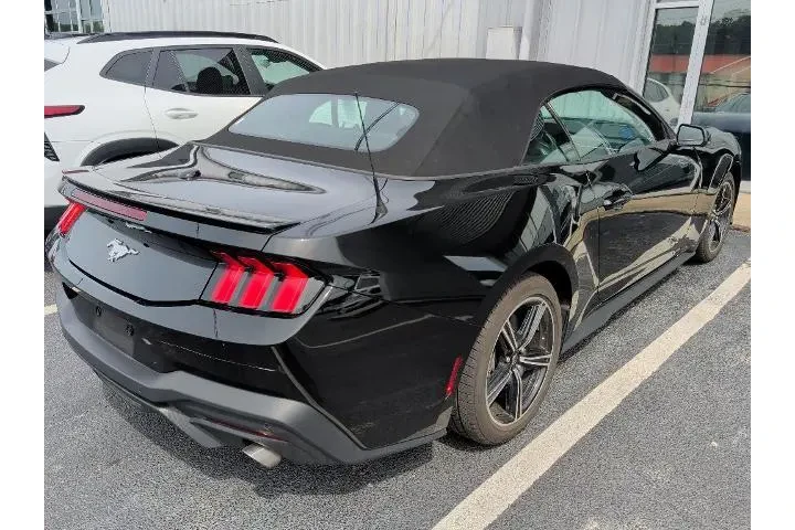 $32786 : Ford Mustang 2025 EcoBoost 2 image 3