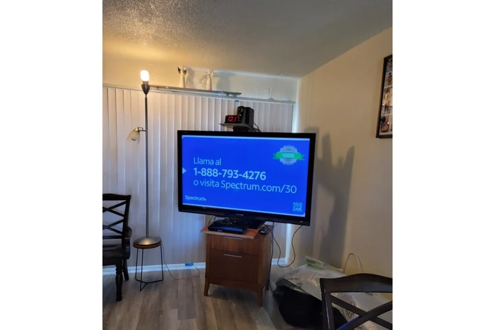 VENDO TV60" SHARP AQUOS SUR LA image 3