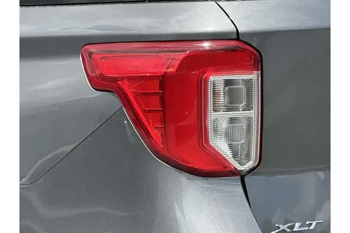 $31495 : Ford Explorer 2023 AWD XLT 4 image 9