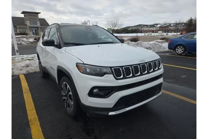 $21991 : Jeep Compass 2024 4x4 Limite image 1