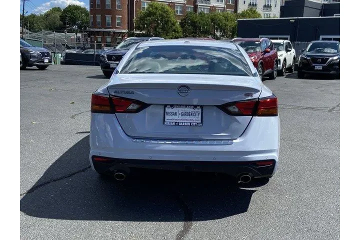 $20995 : Nissan Altima 2023 2.5 SR 4d image 5