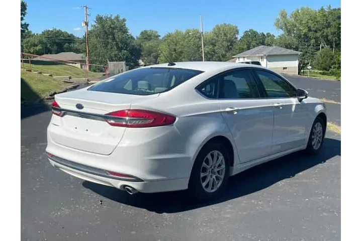$6500 : 2017 Fusion S image 7