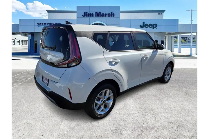 $19588 : Kia Soul 2024 LX 4dr Crossov image 6