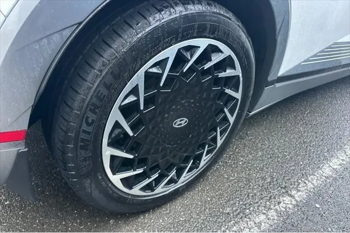 $34990 : Hyundai IONIQ 5 2024 AWD Dis image 7