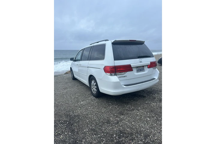 $4100 : 5FNRL3H61AB045038 image 2