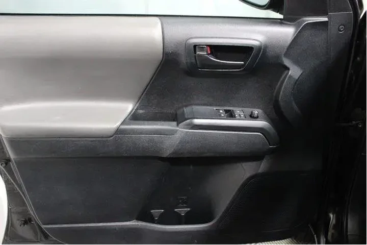 $22951 : Toyota Tacoma 2020 4x2 SR5 4 image 3