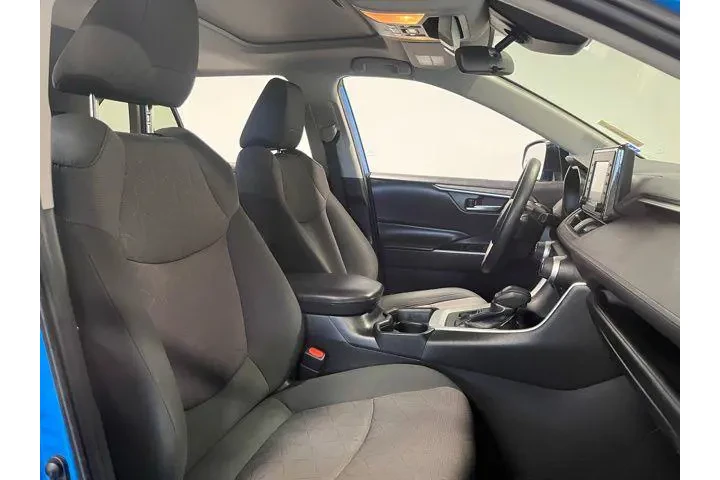 $22536 : Toyota RAV4 2019 AWD XLE 4dr image 10