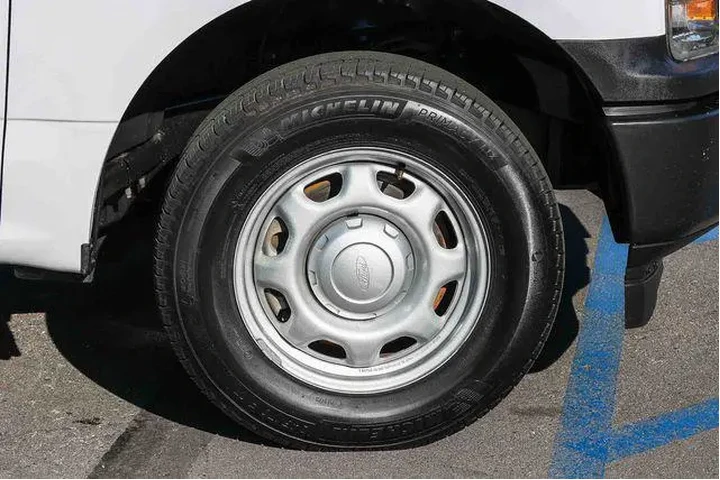 $15798 : Ford F-150 2019 4x2 XL 4dr S image 9