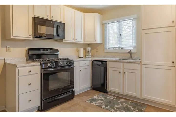 $1150 : YOUR HOME image 5