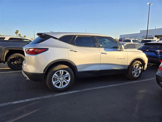 $20956 : Pre-Owned 2019 Blazer Base image 10