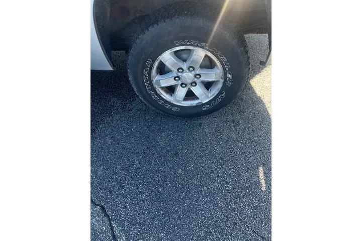 $13995 : GMC Sierra 1500 2011 4x4 SLE image 9