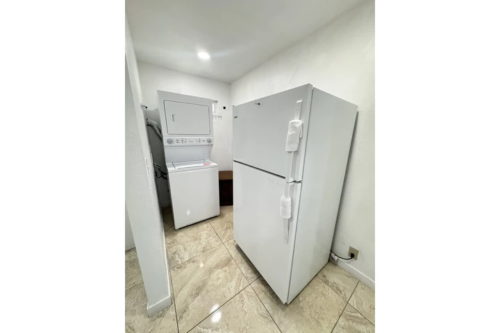 $1000 : ESTUDIOS EN RENTA image 1