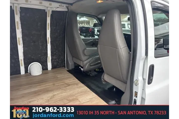$22960 : Chevrolet Express 2019 2500 image 7
