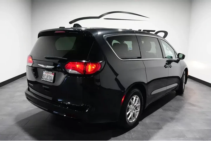 $21449 : 2023 Voyager LX image 7