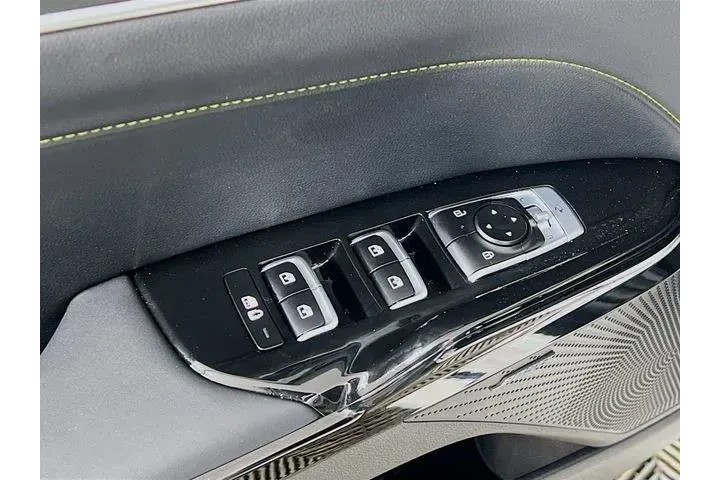 $33988 : Kia K5 2025 GT 4dr Sedan image 9