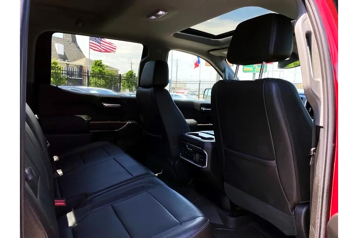 2019 GMC Sierra 1500 SLT Crew image 9