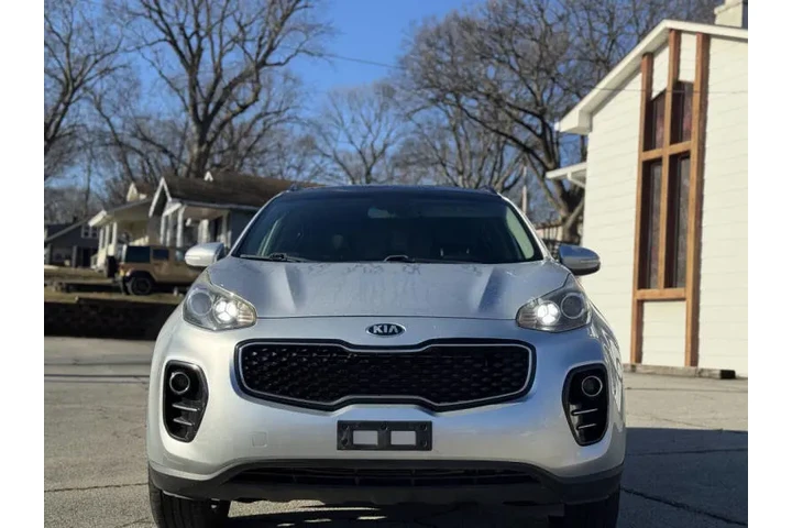 $7999 : 2018 Sportage EX image 3