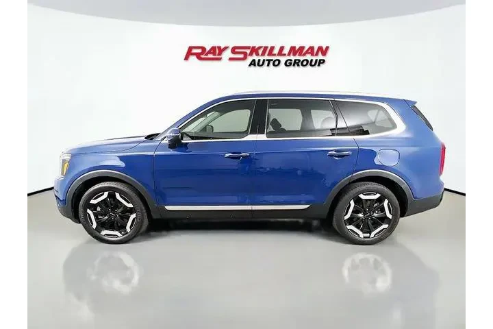 $30988 : Kia Telluride 2023 S 4dr SUV image 4