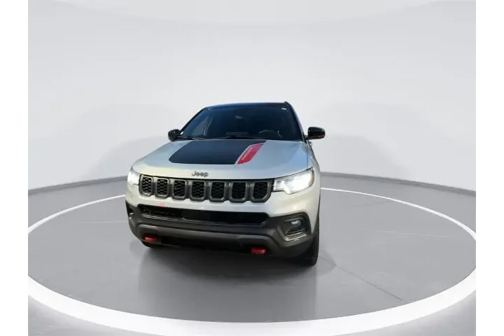 $27800 : Jeep Compass 2024 4x4 Trailh image 3