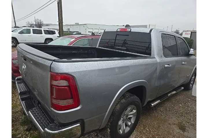 $23780 : Ram 1500 2021 4x2 Laramie 4d image 3