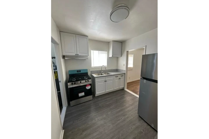 $1100 : Rento apartamento 1 habitación image 2