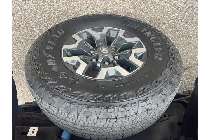 $33995 : Toyota Tacoma 2022 4x4 SR V6 image 8