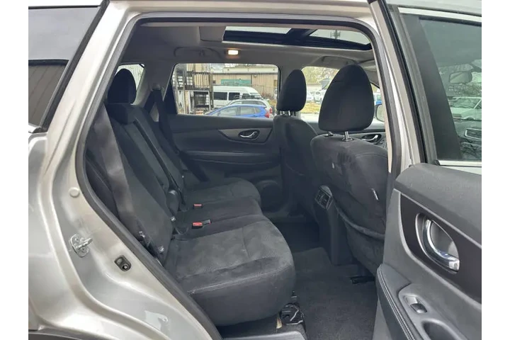 $9900 : 2016 Rogue SV image 5