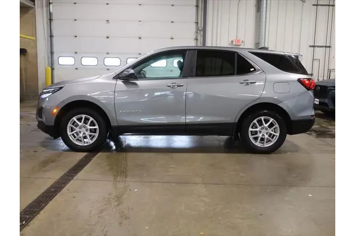 $24377 : Chevrolet Equinox 2023 4x4 L image 5