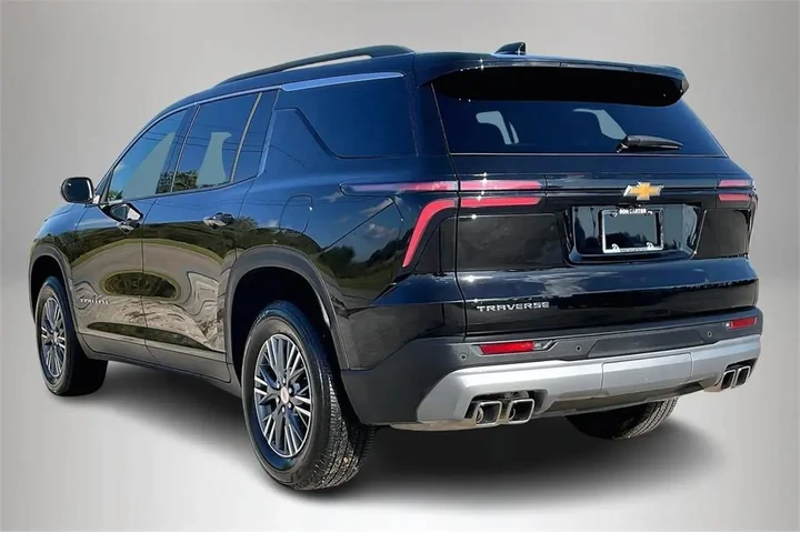 Chevrolet Traverse 2025 LT 4 image 4